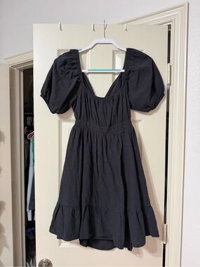 Women's Black Puff-Sleeve Mini Dress